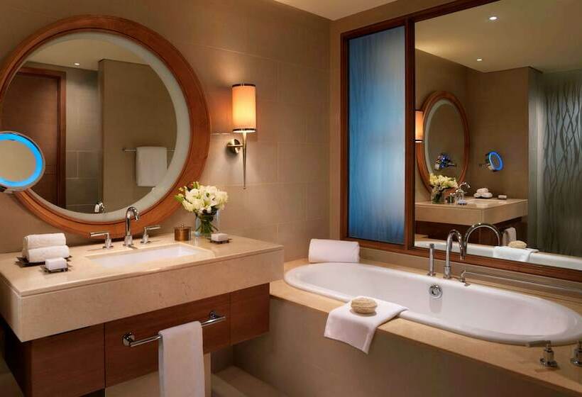 غرفة ديلوكس مزودة بشرفة, Anantara Eastern Mangroves Abu Dhabi