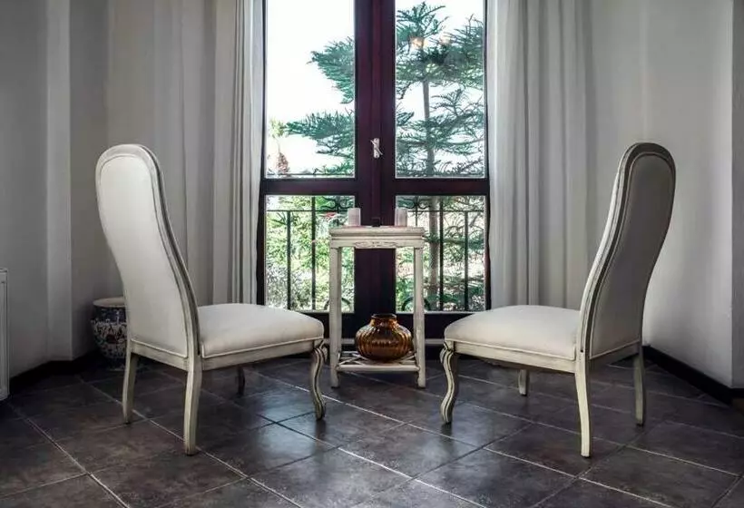 Perhehuone, Artemis Selcuk Suites