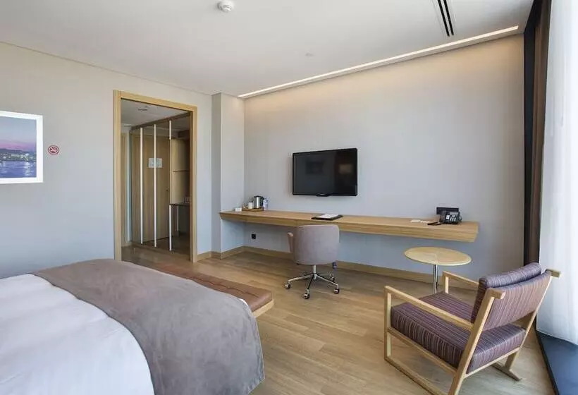 اتاق لوکس با چشم‌انداز, Doubletree By Hilton Istanbul Avcilar