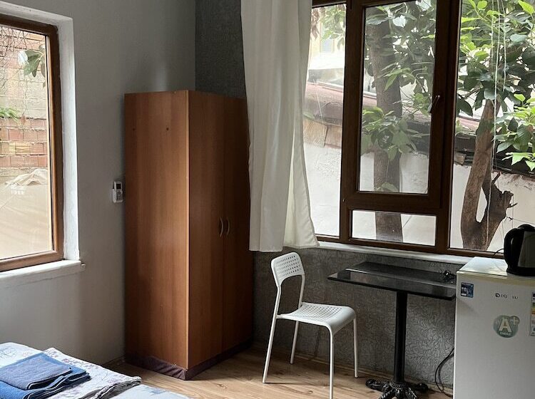 اتاق استاندارد یک نفره, Erkal Pension