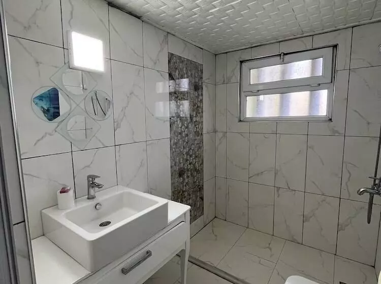 اتاق استاندارد سه نفره, Erkal Pension