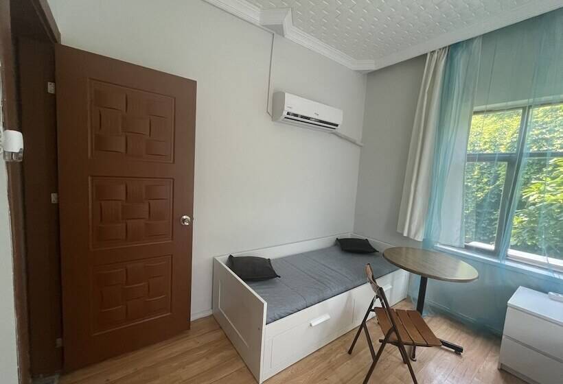 اتاق استاندارد سه نفره, Erkal Pension