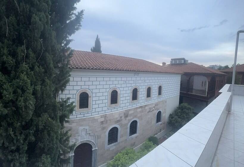 اتاق خانوادگی, Erkal Pension