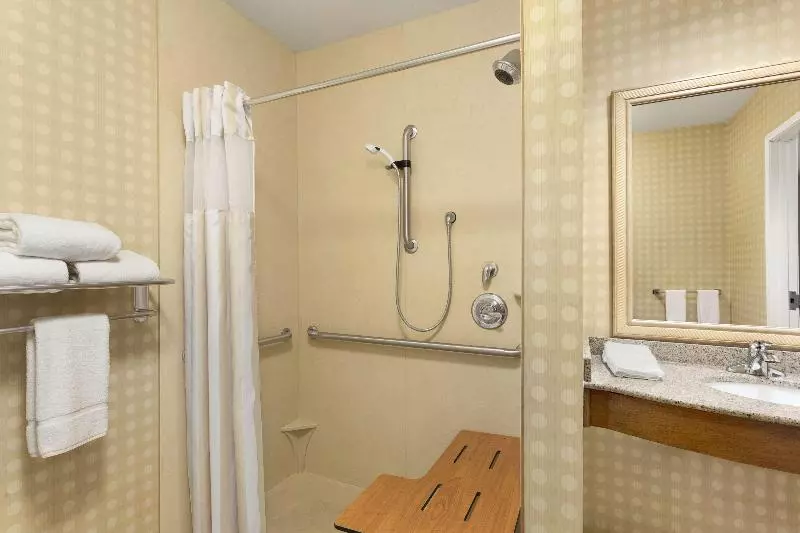 キングサイズベッドのスタンダードルーム, Hilton Garden Inn Bartlesville