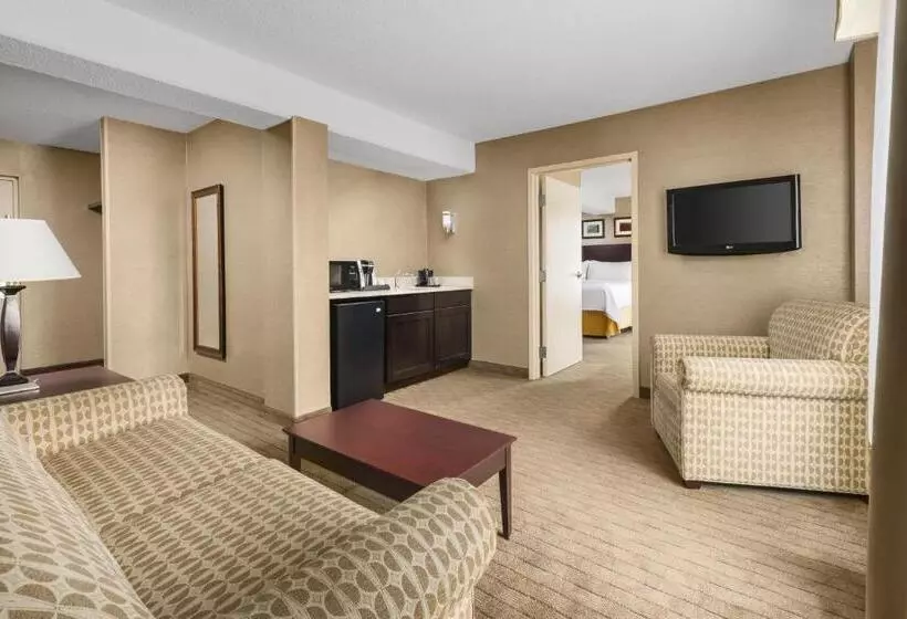 キングサイズベッドのスイートルーム, Holiday Inn Express Boston Brockton, An Ihg