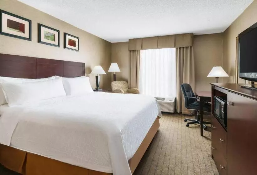 身障者適用キングサイズベッドルーム, Holiday Inn Express Boston Brockton, An Ihg