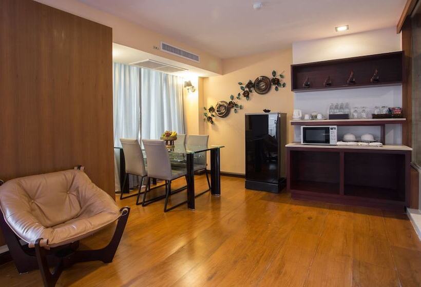 סוויטה נשיאותית, Khum Phucome Hotel  Sha Extra Plus