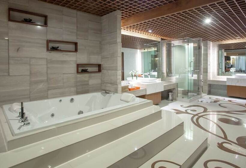 סוויטה נשיאותית, Khum Phucome Hotel  Sha Extra Plus