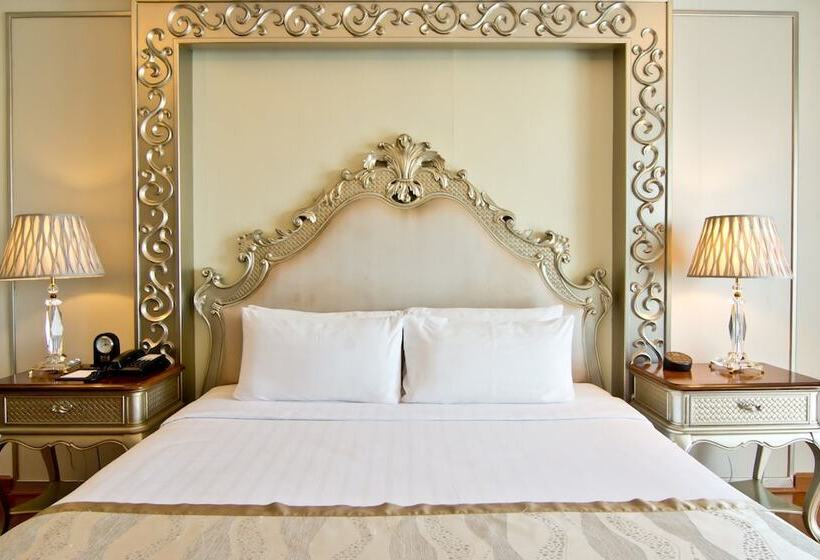 اتاق لوکس با چشم‌انداز استخر, Lk The Empress