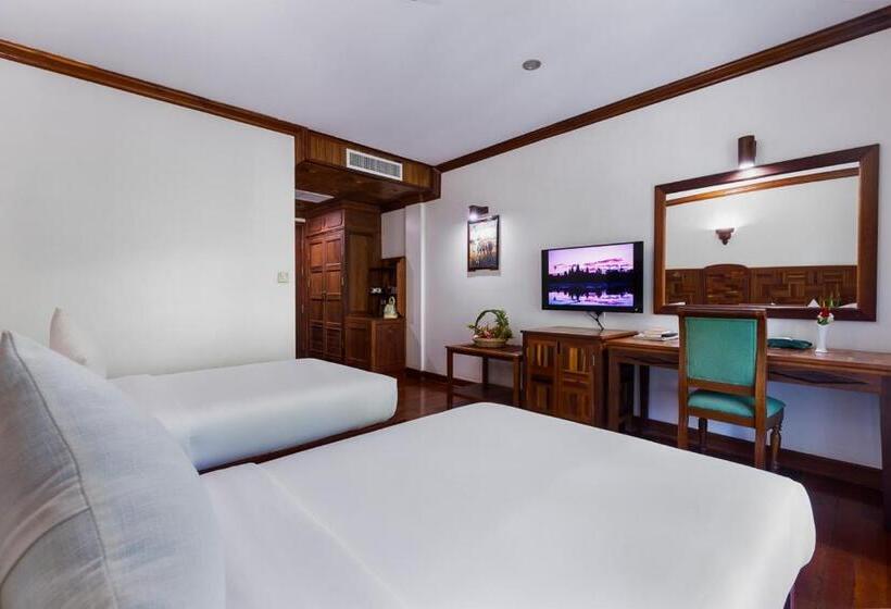 اتاق سوپریور با چشم‌انداز شهر, Pierre