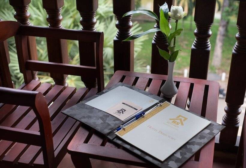 اتاق لوکس خانوادگی, Pierre