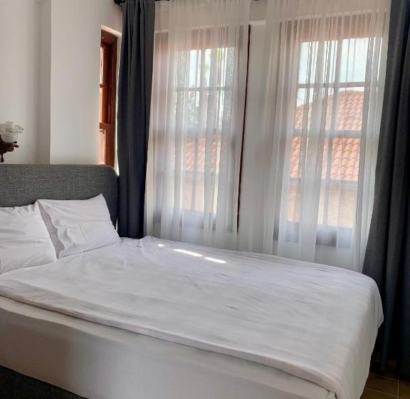 Quarto Quádruplo Standard, Sabah Pansiyon