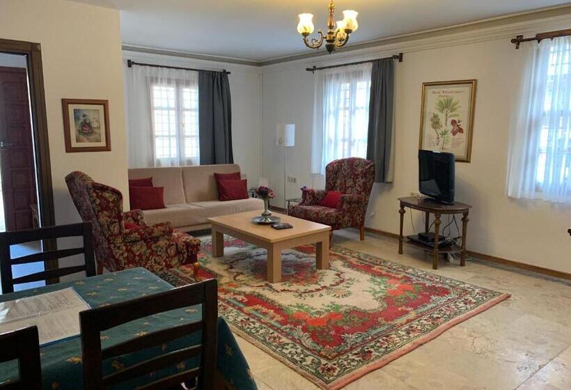 Casa 2 Dormitórios, Sabah Pansiyon