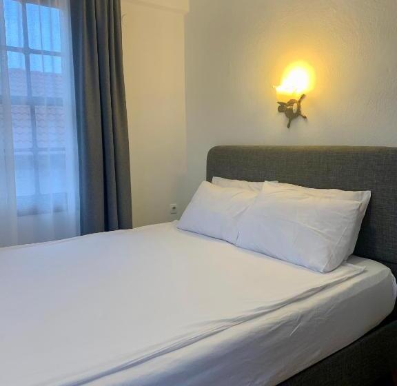 Single Basic Room, Sabah Pansiyon