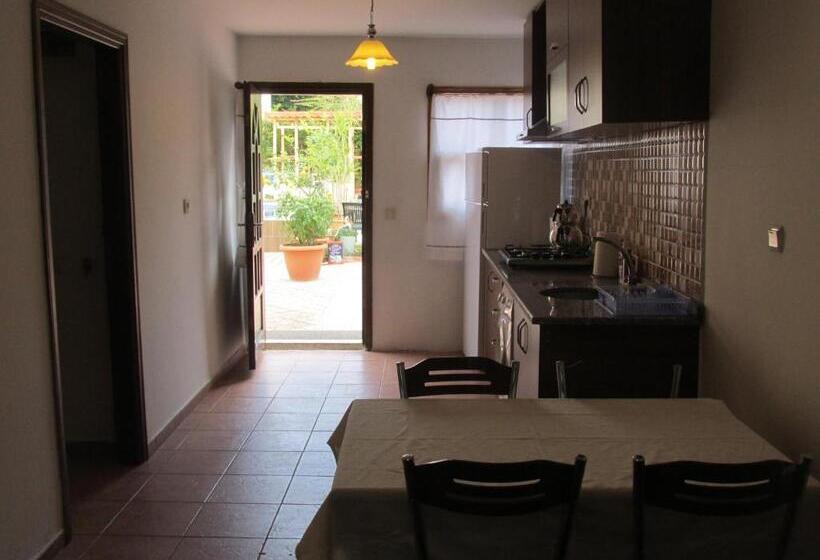 2 Bedroom Apartment, Sabah Pansiyon