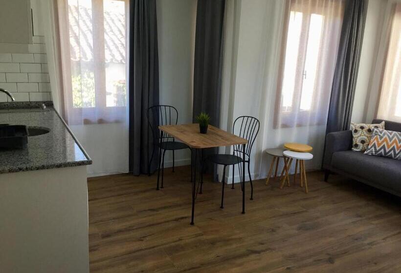 1 Bedroom Deluxe Apartment, Sabah Pansiyon