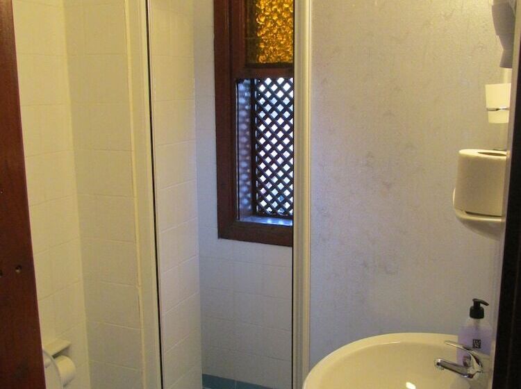 Standard Quadruple Room, Sabah Pansiyon