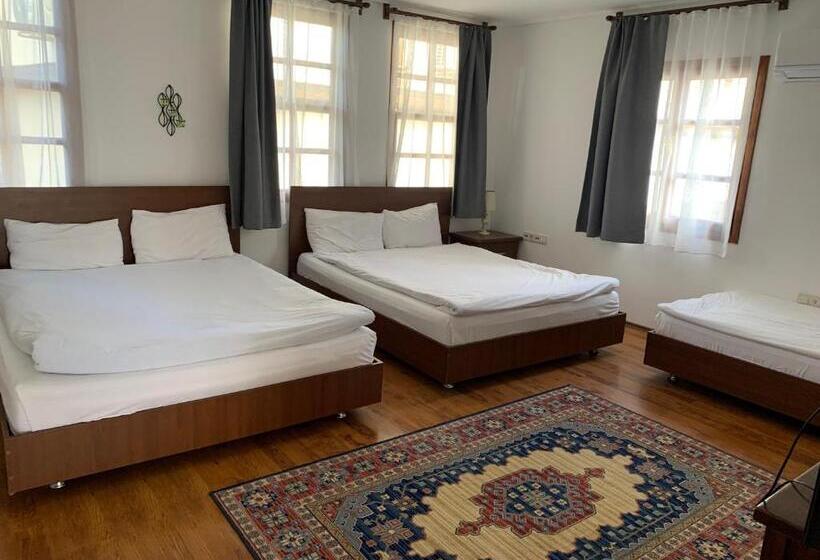 Casa 2 Dormitórios, Sabah Pansiyon