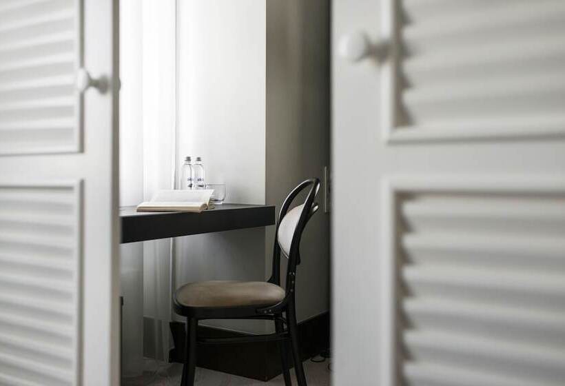 سوییت, Comfort Hotel LT – Rock ‘n’ Roll Hotel Vilnius