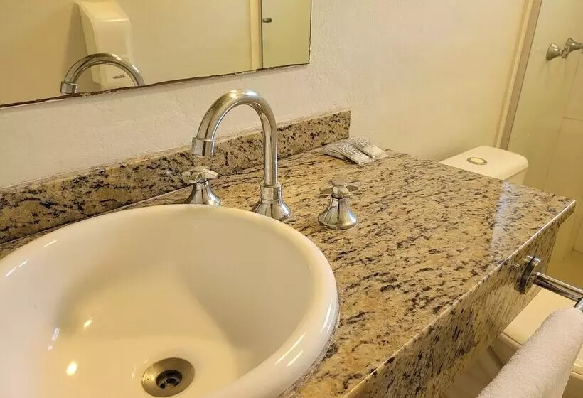 کلبه ییلاقی, Eco Hotel Oceanomare