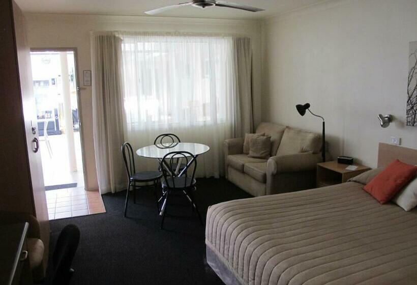 エクゼクティブルーム, Aston Hill Motor Lodge