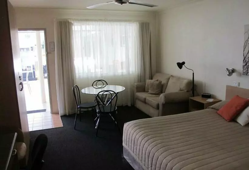 エクゼクティブルーム, Aston Hill Motor Lodge