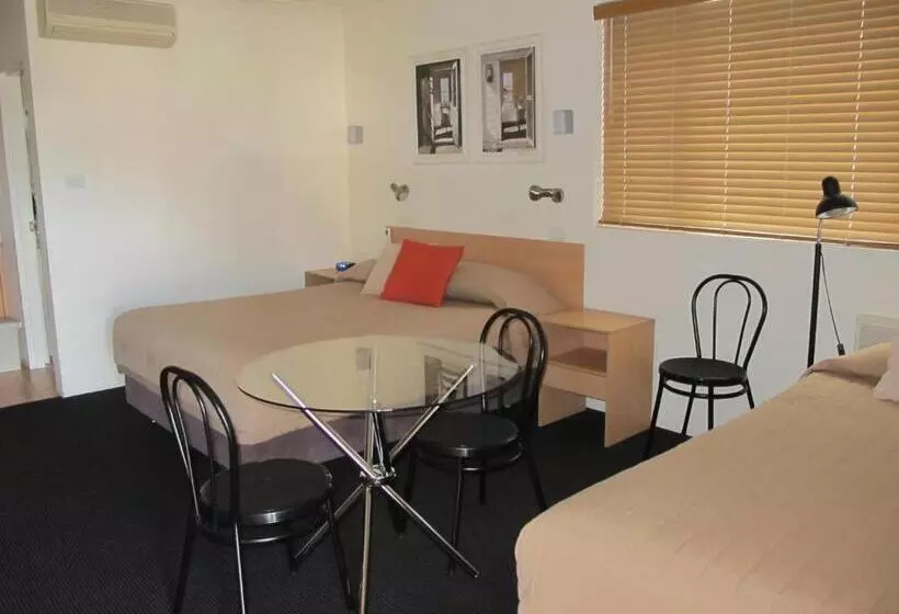 スーペリアールーム, Aston Hill Motor Lodge