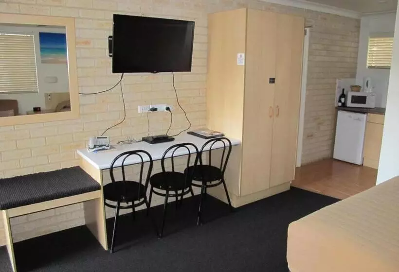 スーペリアールーム, Aston Hill Motor Lodge