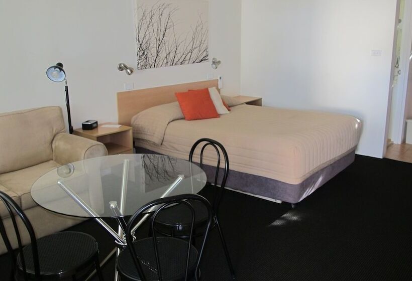 スーペリアールーム, Aston Hill Motor Lodge