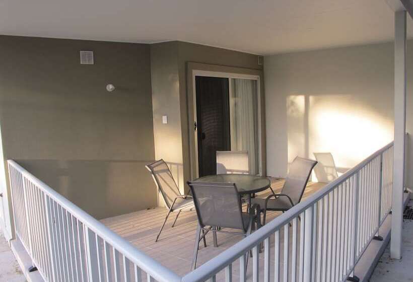 エクゼクティブルーム, Aston Hill Motor Lodge