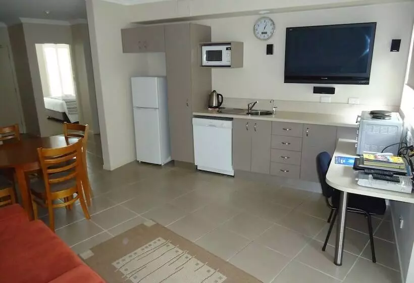 エクゼクティブルーム, Aston Hill Motor Lodge
