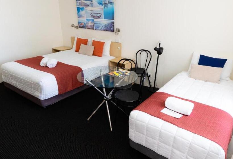 スーペリアールーム, Aston Hill Motor Lodge