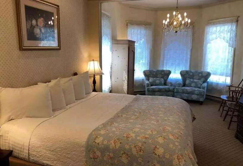キングサイズベッドのスタンダードルーム, Best Western Grandmas Feather Bed