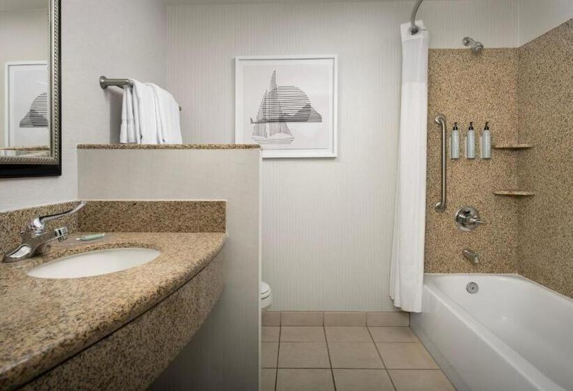 غرفة قياسية سرير كينج, Courtyard By Marriott Seattle Kirkland