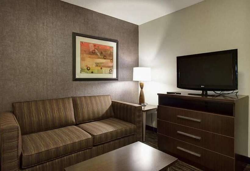 جناح, Holiday Inn Express & Suites North Fremont, An Ihg