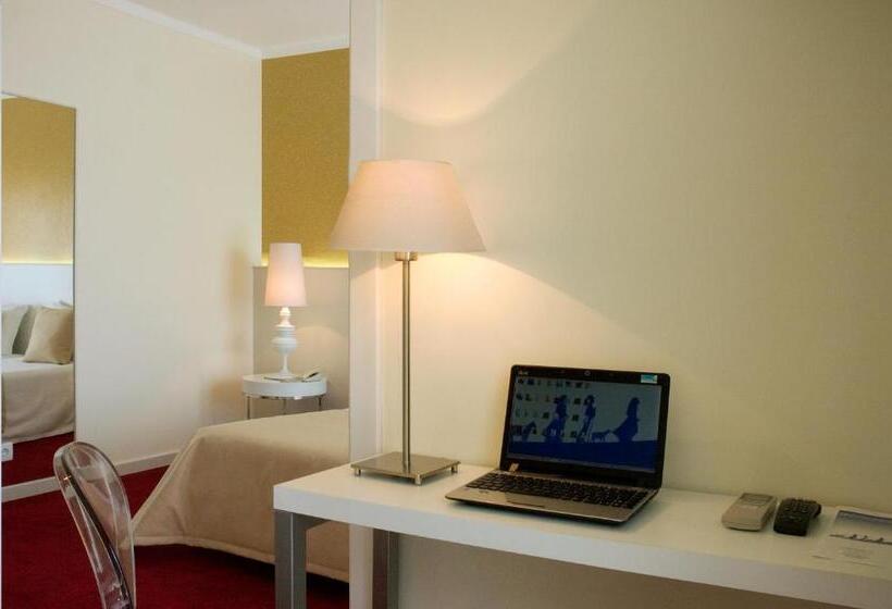 标准三人间, Lagoa Dos Pastorinhos