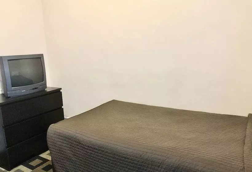 اتاق استاندارد با سرویس بهداشتی مشترک, North Beach