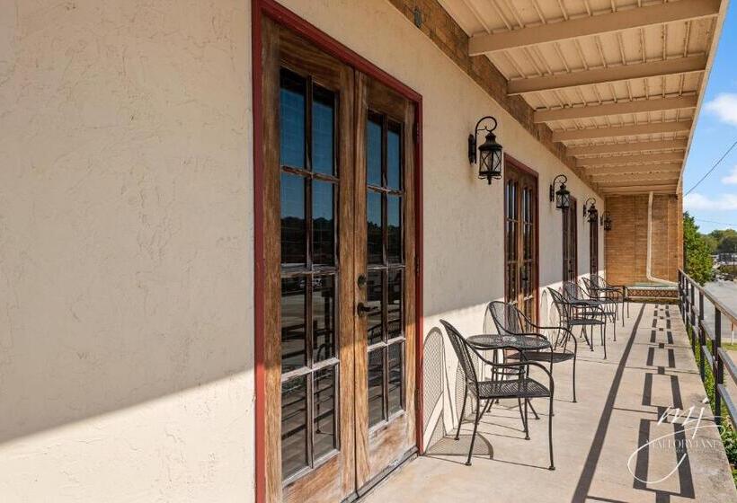 سوئیت با بالکن, Seville