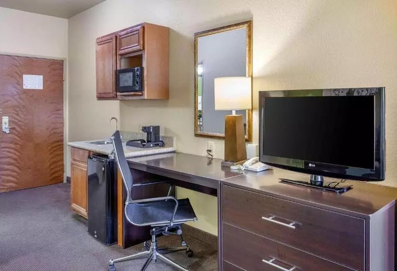 キングサイズベッドのスイートルーム, Sleep Inn & Suites Hewitt  South Waco