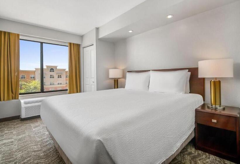 מיטת קינג בסוויטה, Springhill Suites Phoenix Glendale Sports & Entertainment District