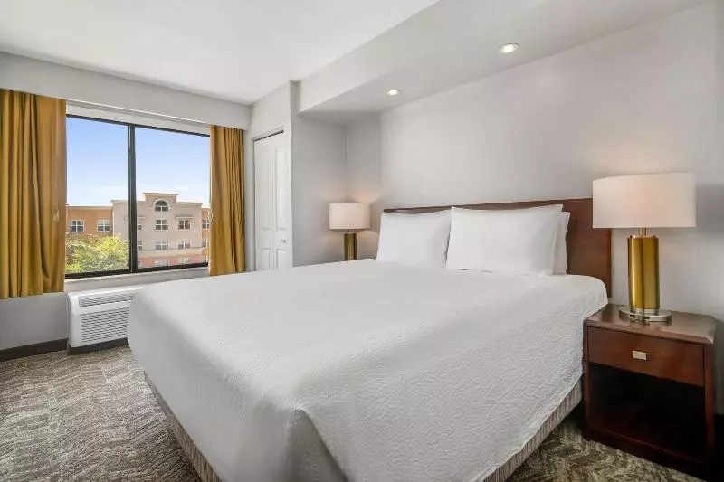 キングサイズベッドのスイートルーム, Springhill Suites Phoenix Glendale Sports & Entertainment District