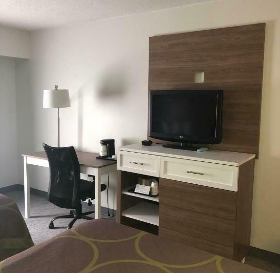 غرفه قياسيه سريرين مزدوجين, Super 8 By Wyndham Manchester Airport