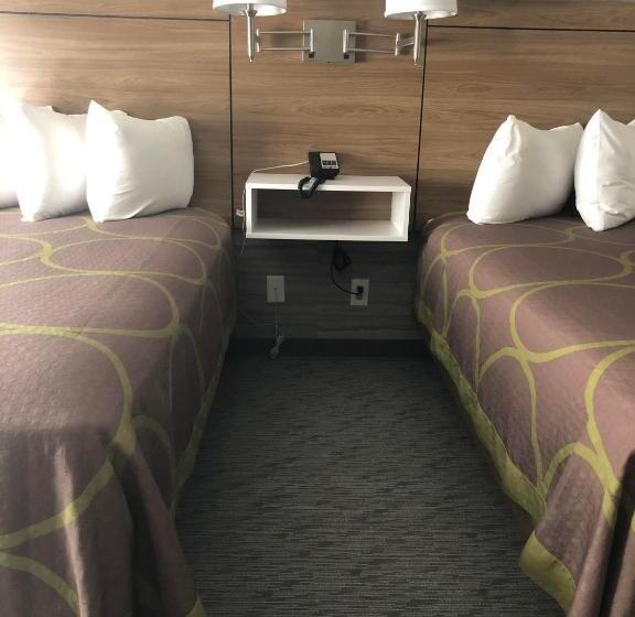 Номер Стандарт 2 Двуспальные Кровати, Super 8 By Wyndham Manchester Airport