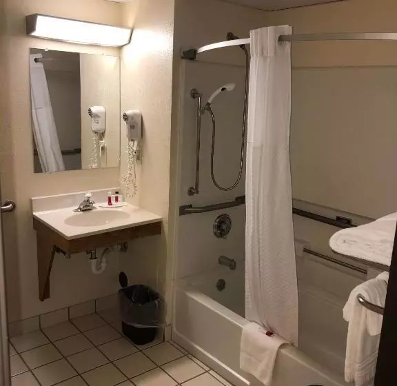 身障者適用スタンダードルーム, Super 8 By Wyndham Manchester Airport