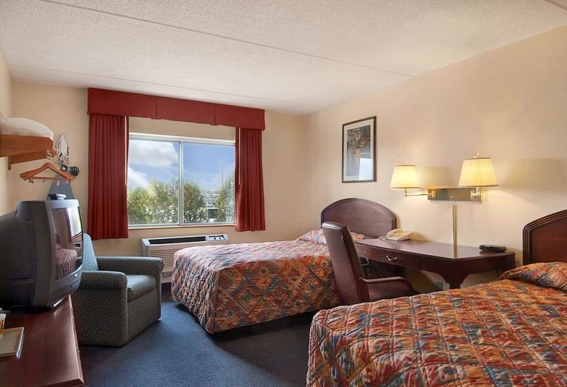 Номер Стандарт 2 Двуспальные Кровати, Super 8 By Wyndham Manchester Airport