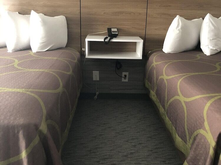 Номер Стандарт 2 Двуспальные Кровати, Super 8 By Wyndham Manchester Airport