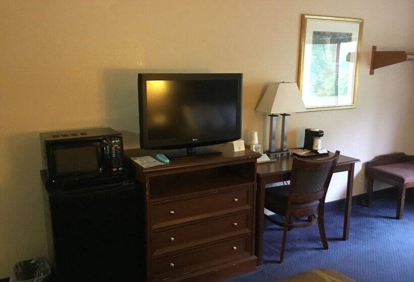 غرفه قياسيه سريرين مزدوجين, Super 8 By Wyndham Manchester Airport