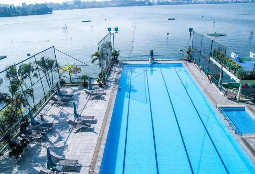 اتاق پریمیوم با چشم‌انداز دریاچه, The Hanoi Club Hotel & Residences