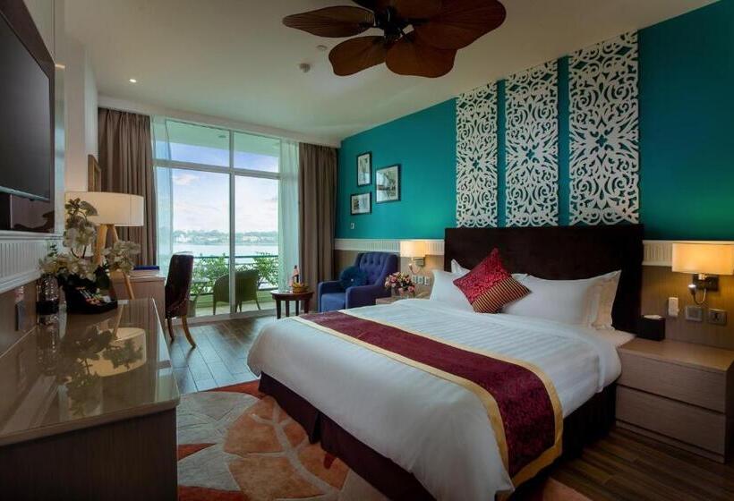 اتاق پریمیوم با چشم‌انداز دریاچه, The Hanoi Club Hotel & Residences