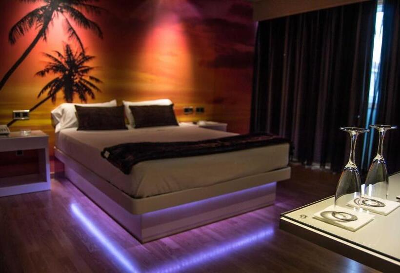 ジュニアスイート, Motel Trebol